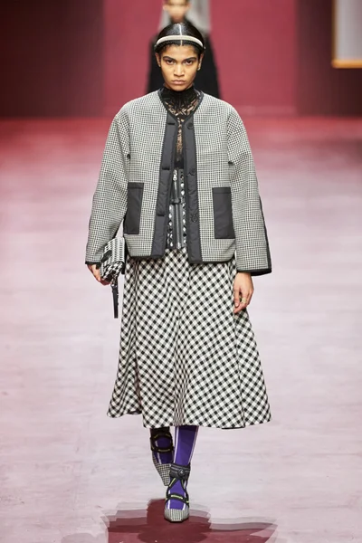 Look 43